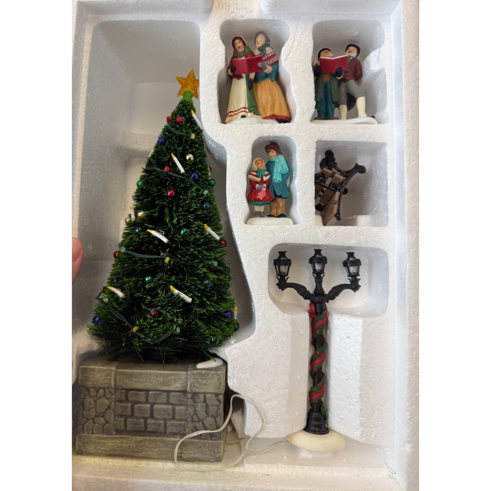 Dept 56 Town Tree Carolers 56.05702 Set of 6 Christmas Village‎ READ